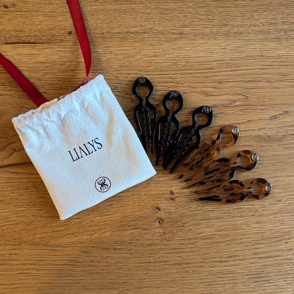 Lialys Accessories - Black and Brown Hair Clips Set